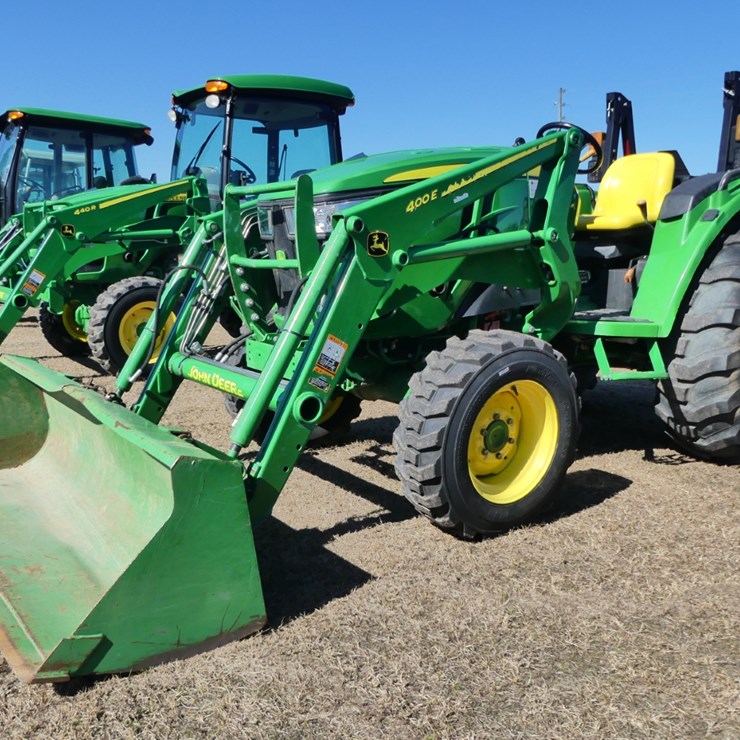 2019 JOHN DEERE 4044M