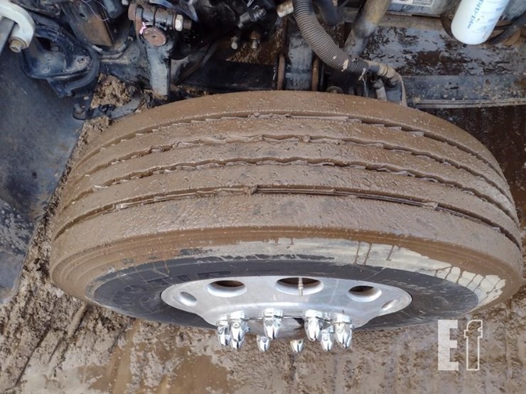 2008-peterbilt-365-image-24