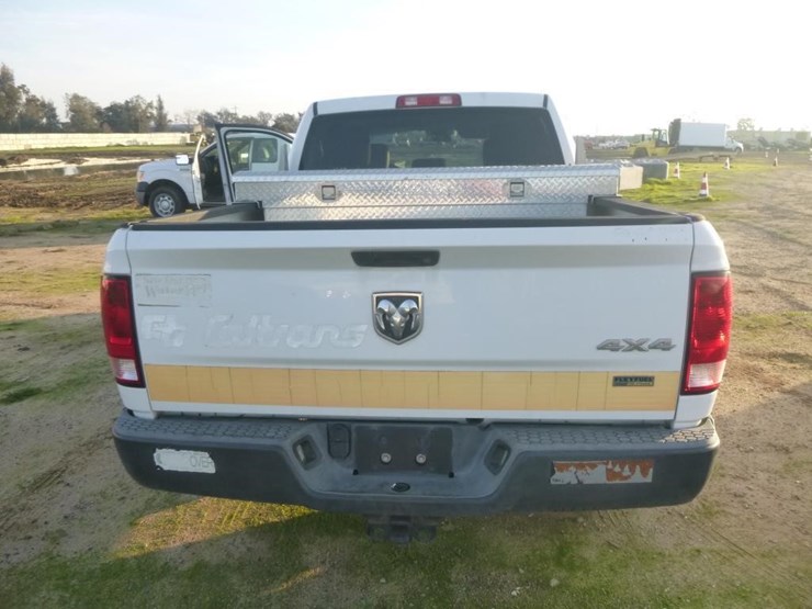 2014-dodge-1500-image-17