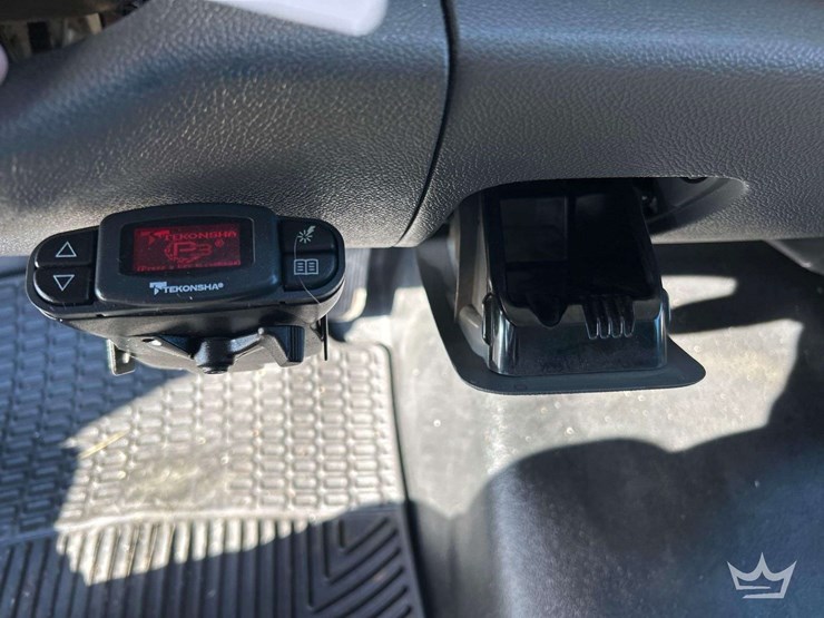 2014-chevrolet-silverado-3500-image-15