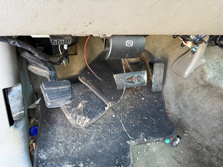 2004-chevrolet-tahoe-image-22