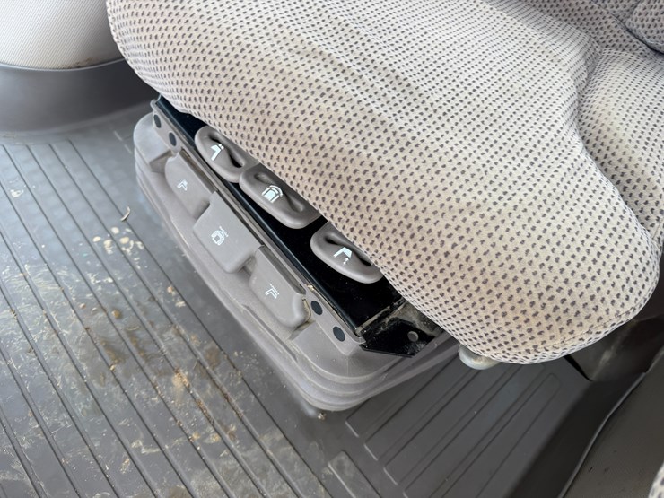 2015-john-deere-8370rt-image-82