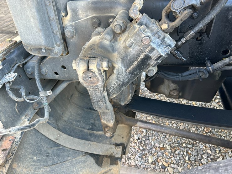 1996-freightliner-fld120-image-16