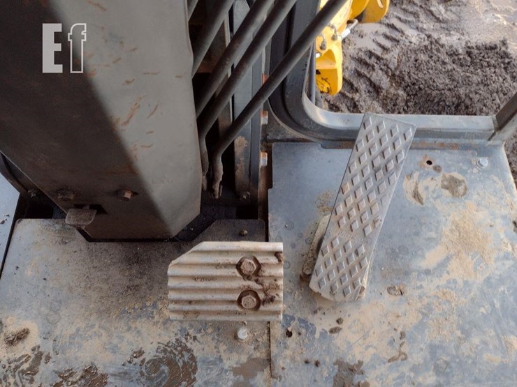 2004-volvo-g86-image-10