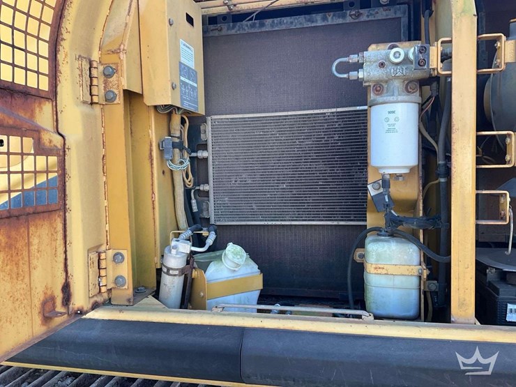 2005-caterpillar-325c-image-23