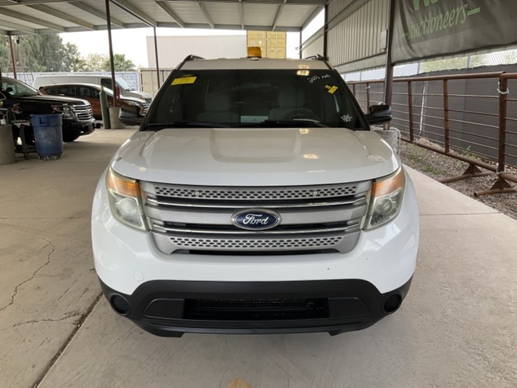 2013-ford-explorer-image-3