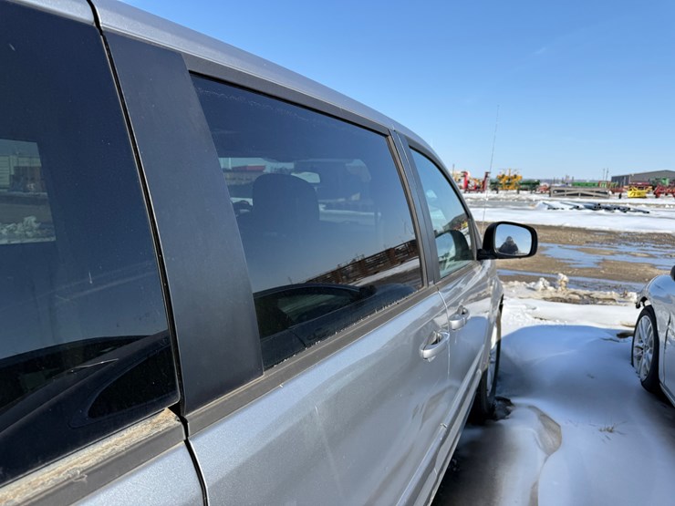 2014-dodge-grand-caravan-image-42