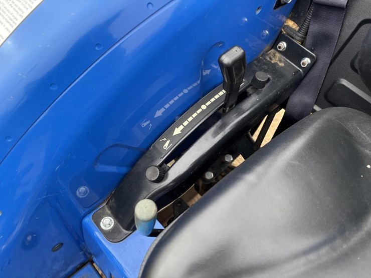 2021-new-holland-workmaster-25-image-31