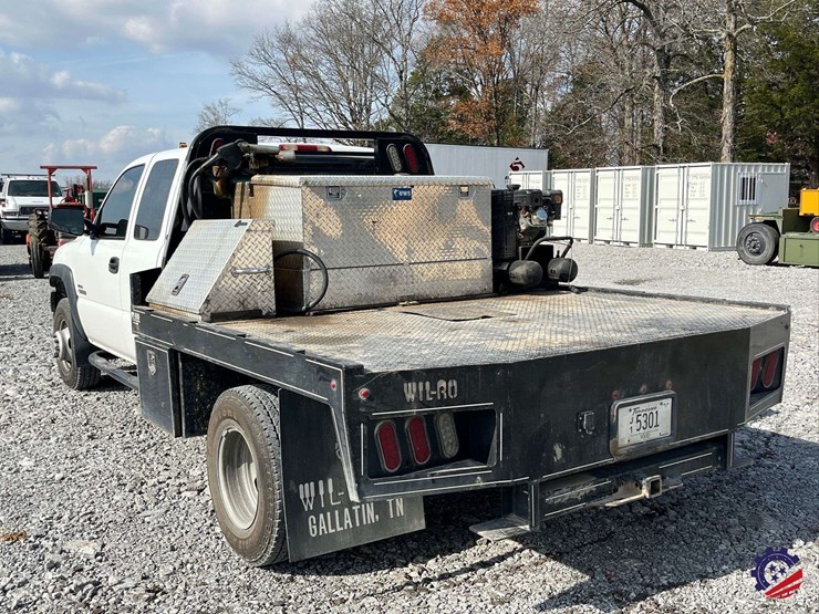 2002-chevrolet-silverado-3500-image-25