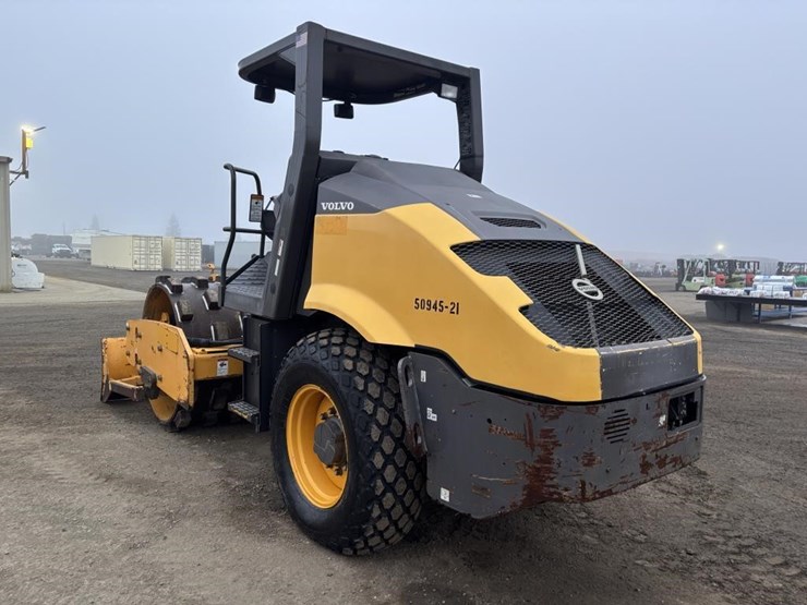 2013-volvo-sd75-image-4