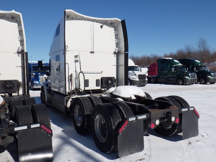 2021-peterbilt-579-image-18