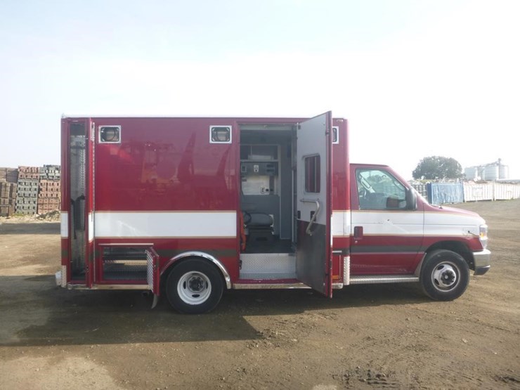 2017-ford-e350-image-7