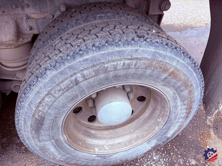 2016-kenworth-t800-image-12