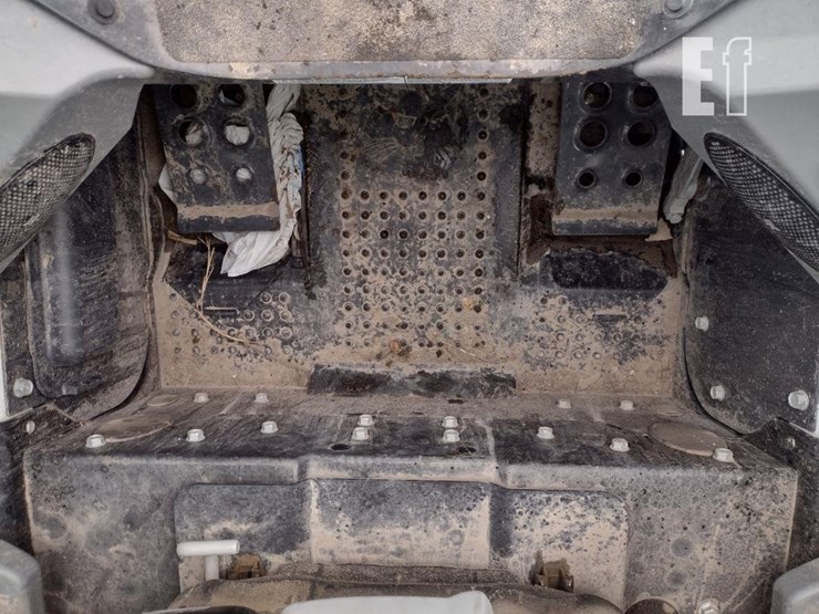 2022-bobcat-t595-image-12