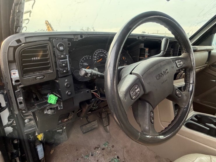 2004-gmc-1500-image-22