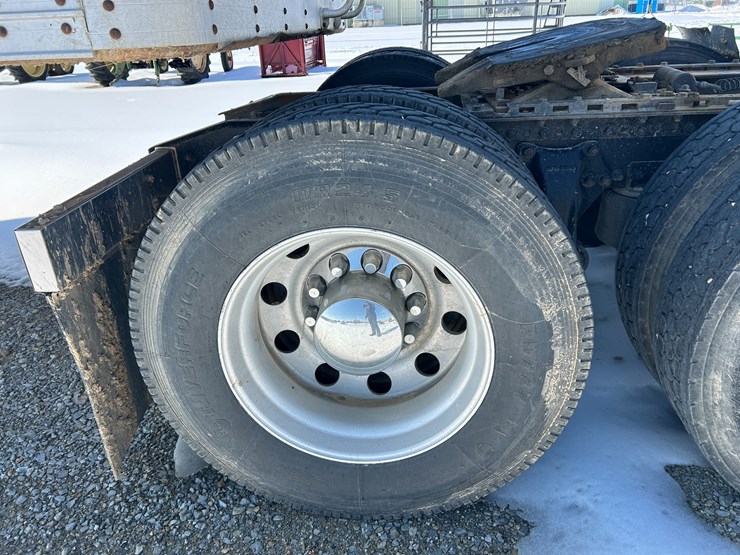 1996-freightliner-fld120-image-50