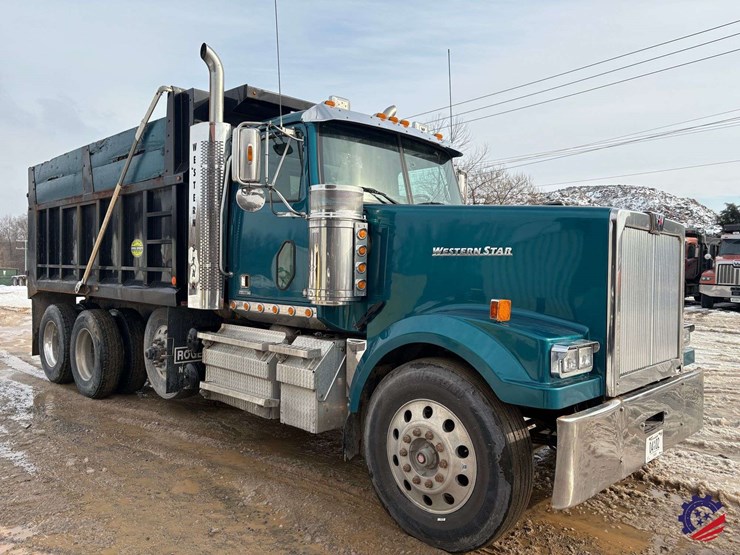 2021-western-star-4900ex-image-9