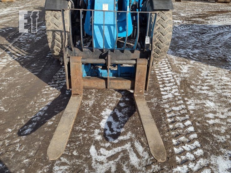 2019-genie-gth1544-image-12