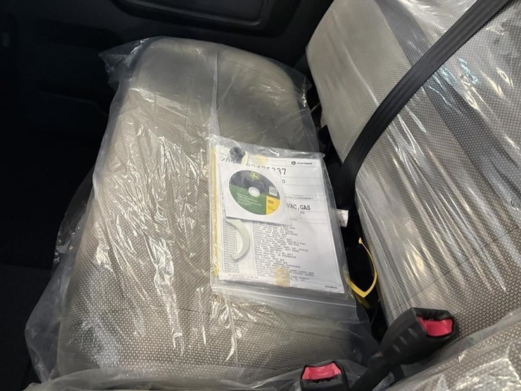 2024-john-deere-gator-image-14