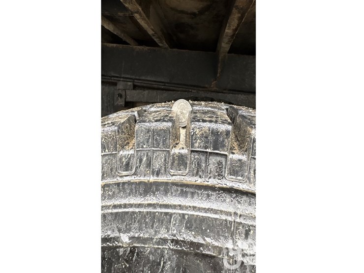 1999-mack-cl700-image-10