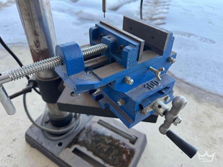 skil-3320-10-inch-benchtop-drill-press-image-7