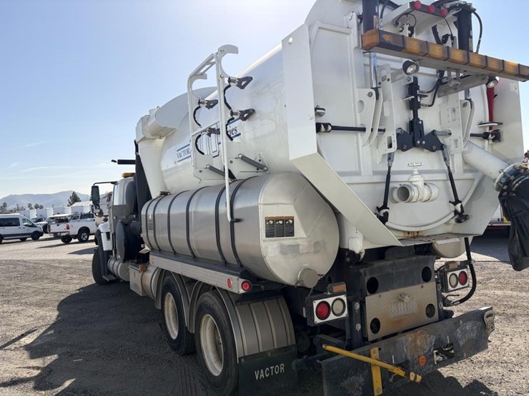 2011-international-workstar-7600-image-4