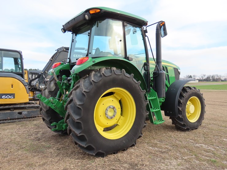 2020-john-deere-6105e-image-7