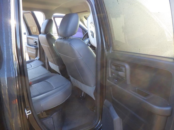 2015-dodge-1500-image-8