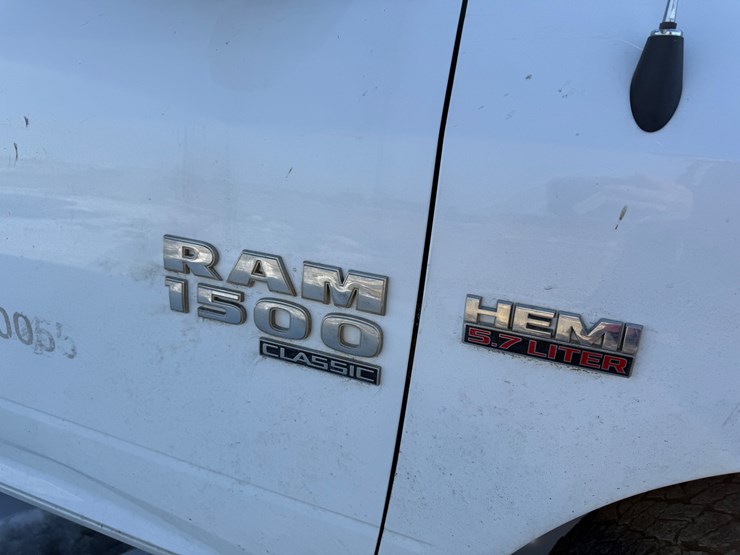 2019-dodge-1500-image-17