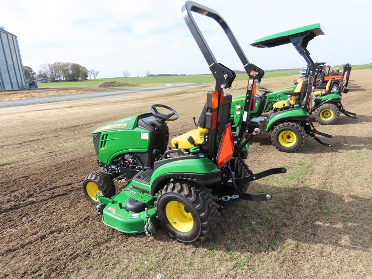 2025-john-deere-1025r-image-11