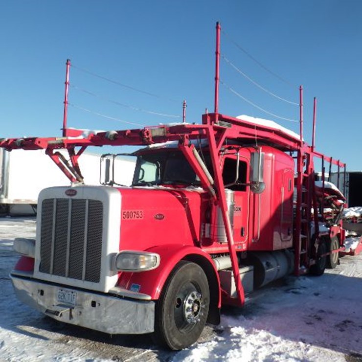 2015 PETERBILT 389