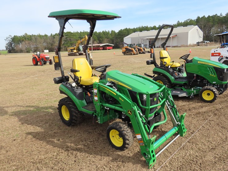 2023-john-deere-1025r-image-2