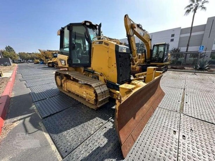 2015-caterpillar-d3k2-lgp-image-6