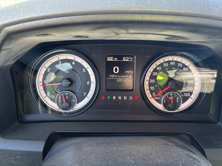 2016-dodge-1500-image-15