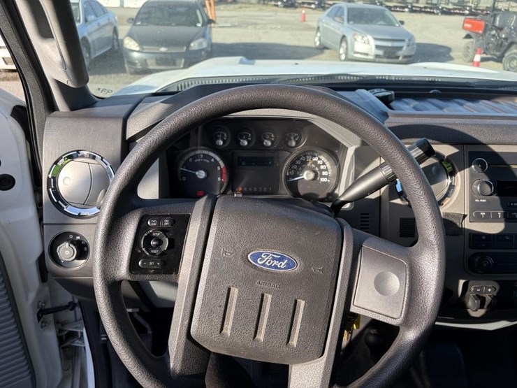2012-ford-f550-image-13