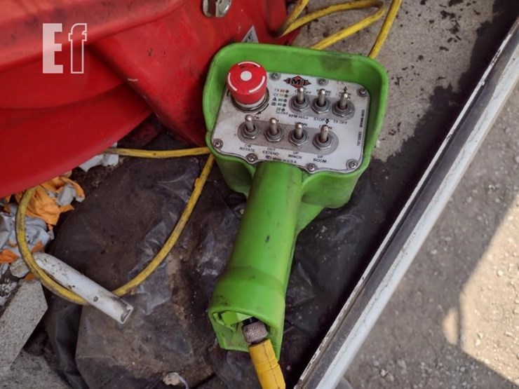 18-ford-f550-image-35