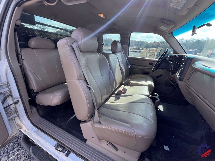 2002-chevrolet-silverado-3500-image-52