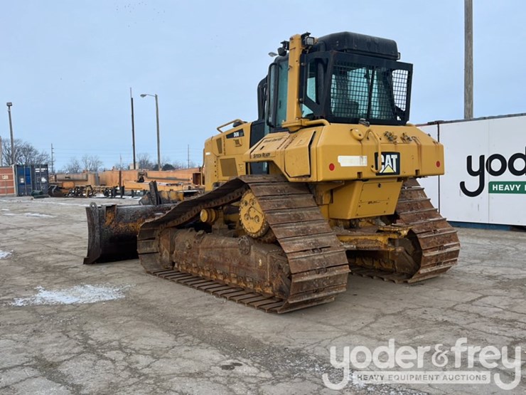 2016-caterpillar-d6n-image-3