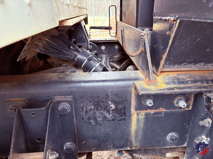 2016-kenworth-t800-image-30