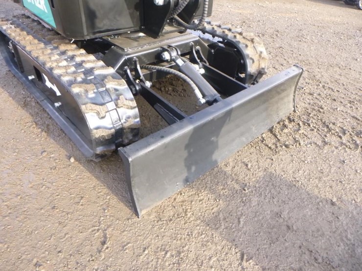 agt-qh12r-hydraulic-excavator-image-16