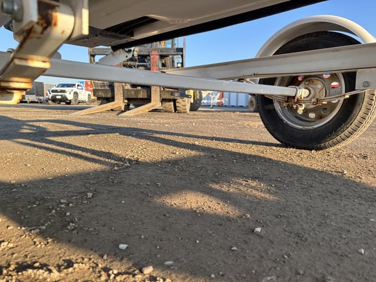 2000-unknown-trailer-image-30