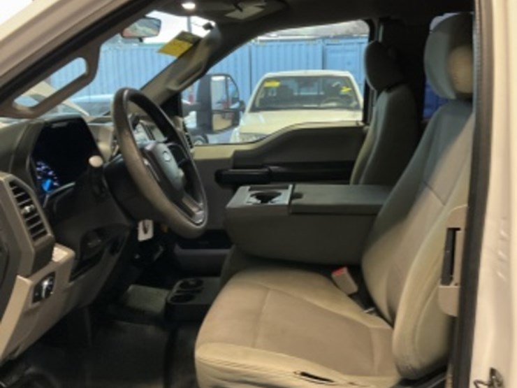 2017-ford-f550-image-24