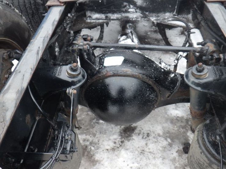 2020-peterbilt-579-image-12