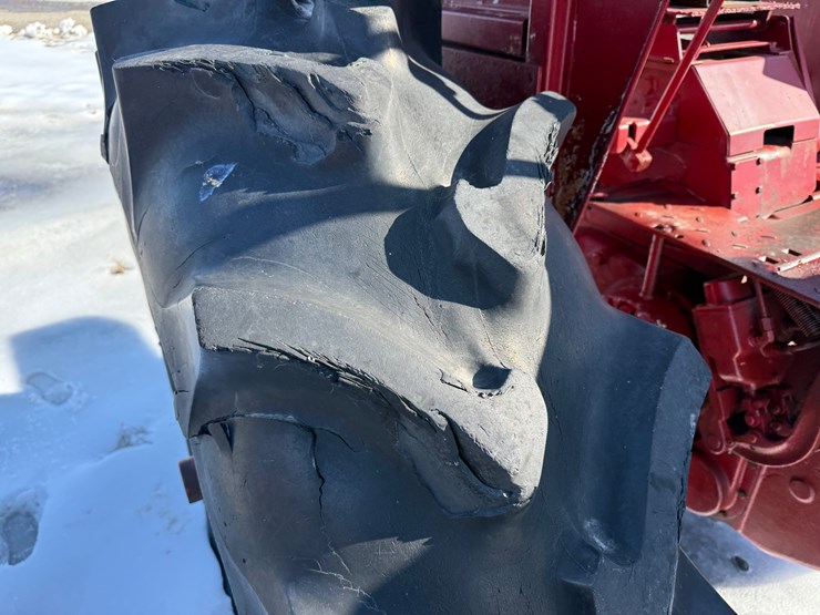 1965-international-706-image-12