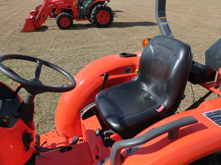 2016-kubota-l3301-image-14