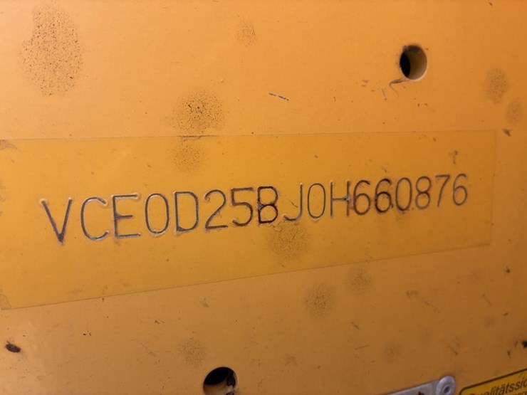 2018-volvo-dd25b-image-23