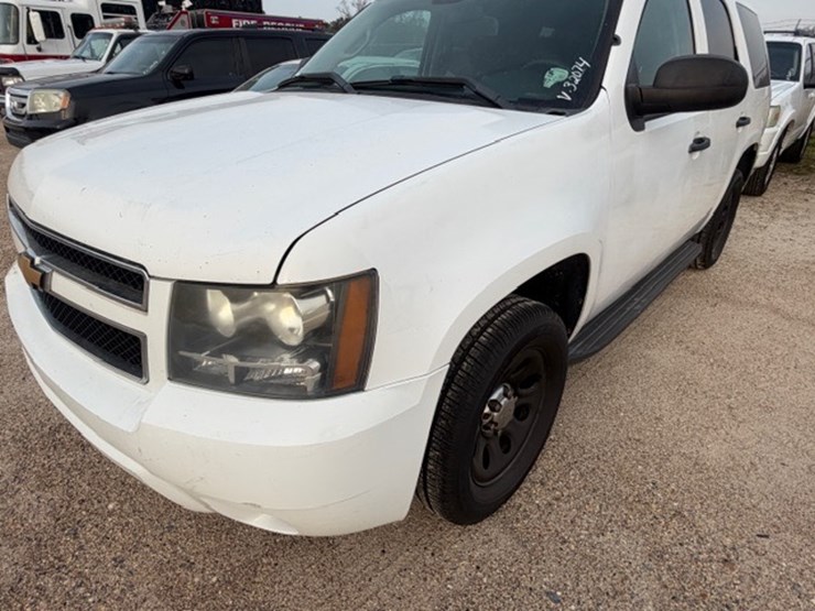 2012-chevrolet-tahoe-image-11