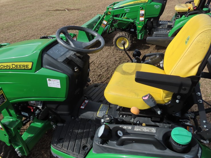 2023-john-deere-1025r-image-15