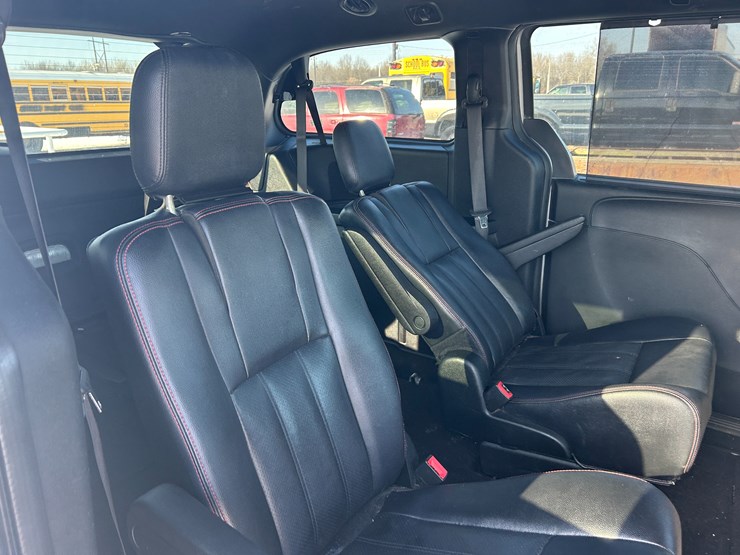 2018-dodge-grand-caravan-image-14