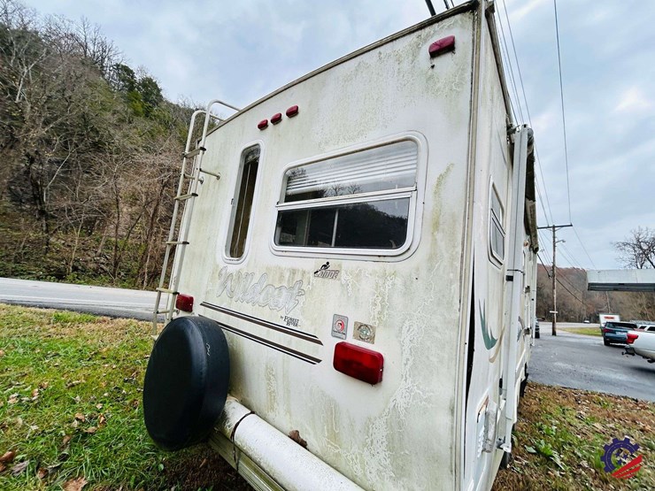 2003-forest-river-wildcat-28rk-t/a-camper-gooseneck-trailer-image-41